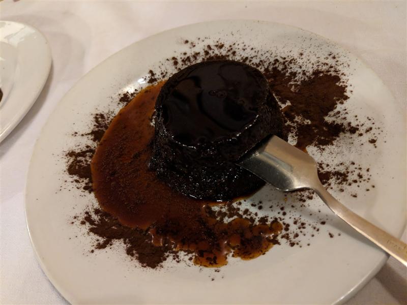 Bönet, dolce tipico piemontese al cacao e amaretti